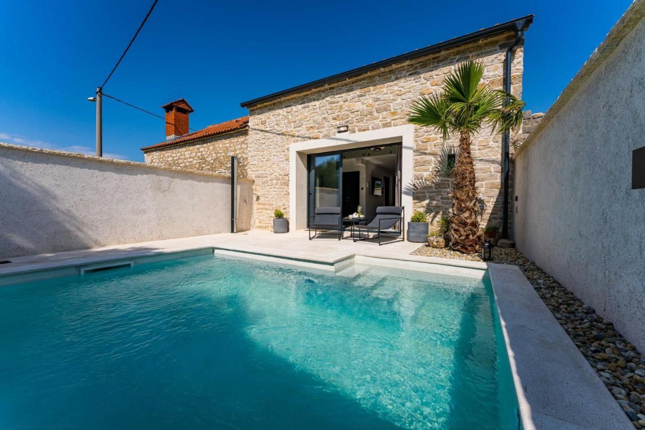 Villa Stone House With Pool Poeta Pridraga Exterior foto