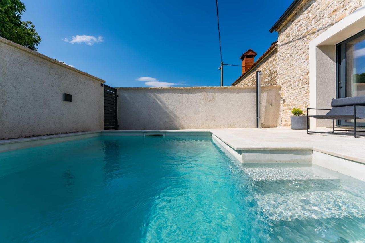 Villa Stone House With Pool Poeta Pridraga Exterior foto